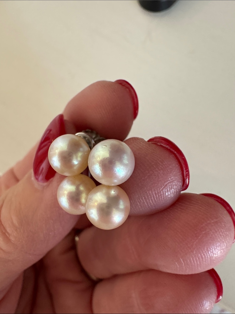 Vintage double pearl screw back earrings - Picture 4 of 4